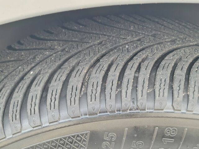 Серый Мицубиси Аутлендер, объемом двигателя 2.2 л и пробегом 175 тыс. км за 10999 $, фото 21 на Automoto.ua