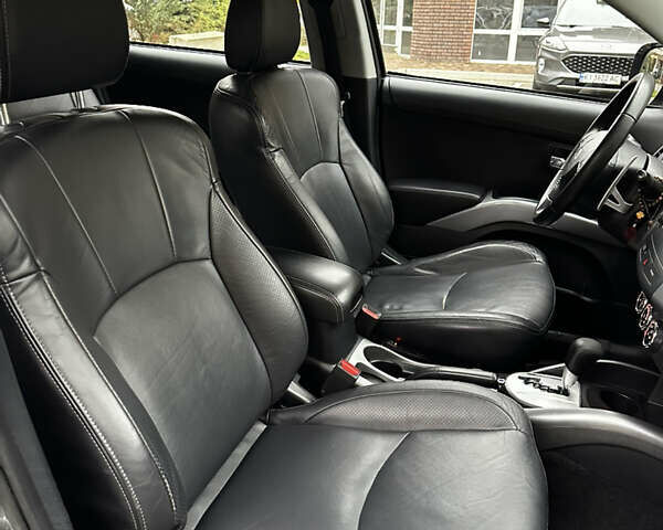 Серый Мицубиси Аутлендер, объемом двигателя 2.4 л и пробегом 226 тыс. км за 10200 $, фото 32 на Automoto.ua