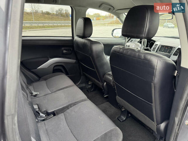 Міцубісі Аутлендер 2011 у Полтаві на Automoto.ua Сірий Міцубісі Аутлендер, об'ємом двигуна 2.2 л та пробігом 252 тис. км за 11150 $, фото 33 на Automoto.ua