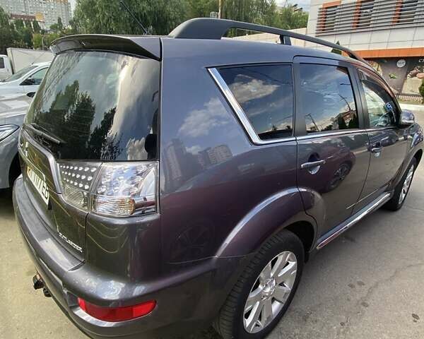Сірий Міцубісі Аутлендер, об'ємом двигуна 2.2 л та пробігом 220 тис. км за 11500 $, фото 2 на Automoto.ua