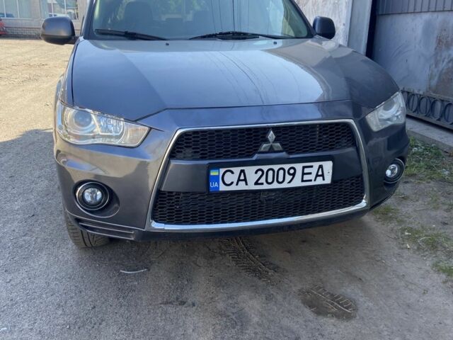 Серый Мицубиси Аутлендер, объемом двигателя 2.2 л и пробегом 240 тыс. км за 10500 $, фото 6 на Automoto.ua