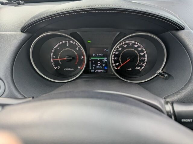 Серый Мицубиси Аутлендер, объемом двигателя 0 л и пробегом 204 тыс. км за 10200 $, фото 2 на Automoto.ua