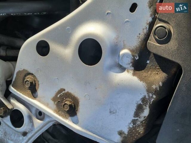 Серый Мицубиси Аутлендер, объемом двигателя 2.2 л и пробегом 175 тыс. км за 10999 $, фото 17 на Automoto.ua