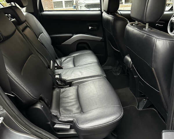 Серый Мицубиси Аутлендер, объемом двигателя 2.4 л и пробегом 226 тыс. км за 10200 $, фото 30 на Automoto.ua