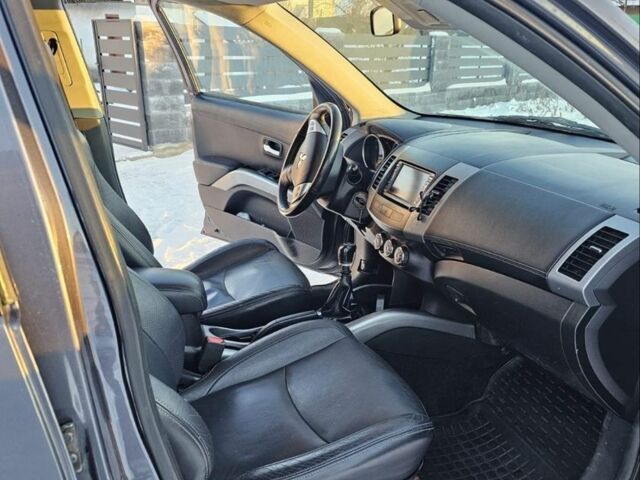 Сірий Міцубісі Аутлендер, об'ємом двигуна 2.3 л та пробігом 215 тис. км за 11150 $, фото 7 на Automoto.ua