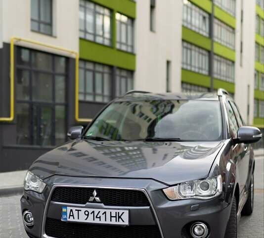 Серый Мицубиси Аутлендер, объемом двигателя 2.27 л и пробегом 291 тыс. км за 9700 $, фото 46 на Automoto.ua