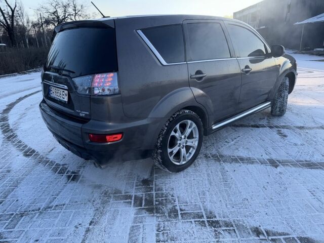 Серый Мицубиси Аутлендер, объемом двигателя 3 л и пробегом 220 тыс. км за 7700 $, фото 8 на Automoto.ua