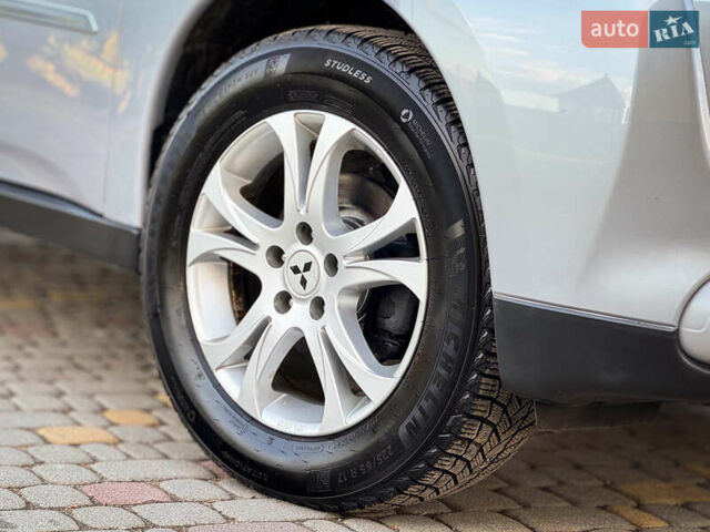 Серый Мицубиси Аутлендер, объемом двигателя 2.2 л и пробегом 189 тыс. км за 12800 $, фото 13 на Automoto.ua