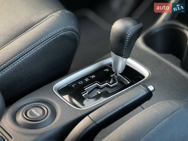 Серый Мицубиси Аутлендер, объемом двигателя 2.2 л и пробегом 189 тыс. км за 12800 $, фото 42 на Automoto.ua