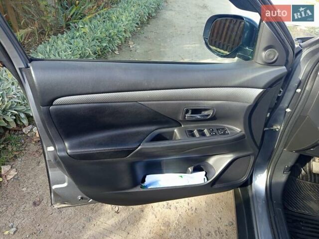 Серый Мицубиси Аутлендер, объемом двигателя 2.27 л и пробегом 240 тыс. км за 12150 $, фото 20 на Automoto.ua