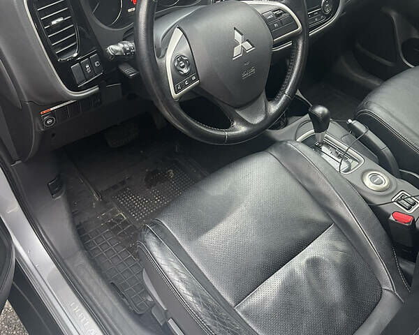 Сірий Міцубісі Аутлендер, об'ємом двигуна 2.4 л та пробігом 135 тис. км за 13500 $, фото 8 на Automoto.ua