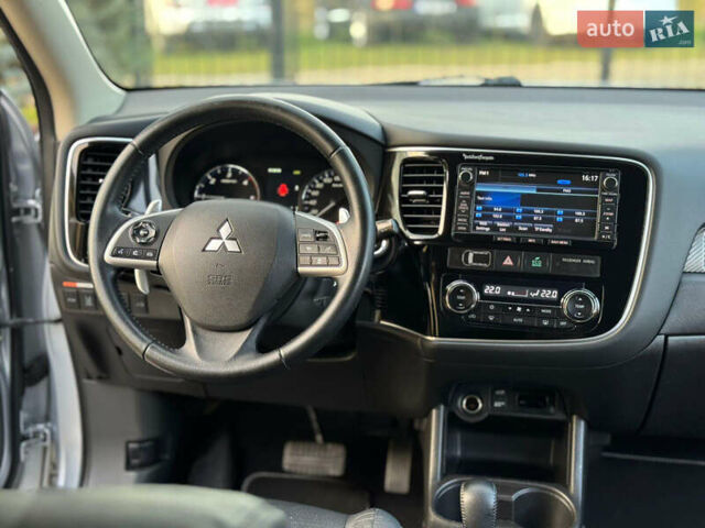 Серый Мицубиси Аутлендер, объемом двигателя 2.2 л и пробегом 188 тыс. км за 13500 $, фото 39 на Automoto.ua
