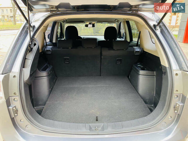 Сірий Міцубісі Аутлендер, об'ємом двигуна 2.36 л та пробігом 135 тис. км за 11500 $, фото 13 на Automoto.ua