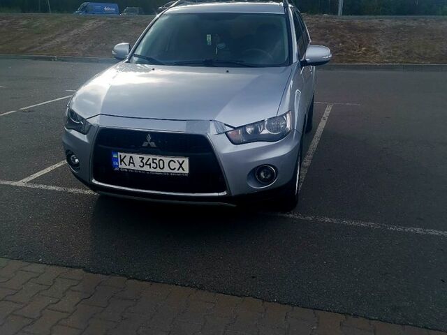 Серый Мицубиси Аутлендер, объемом двигателя 2 л и пробегом 203 тыс. км за 12000 $, фото 5 на Automoto.ua