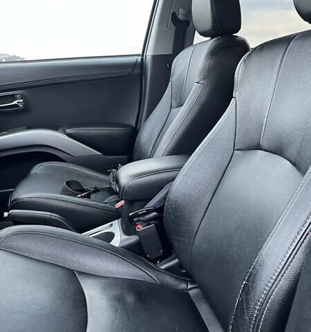 Сірий Міцубісі Аутлендер, об'ємом двигуна 2.2 л та пробігом 280 тис. км за 11100 $, фото 54 на Automoto.ua