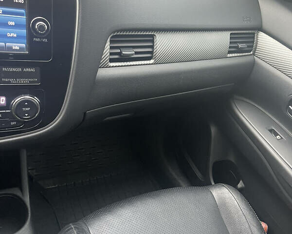 Сірий Міцубісі Аутлендер, об'ємом двигуна 2.4 л та пробігом 135 тис. км за 13500 $, фото 22 на Automoto.ua