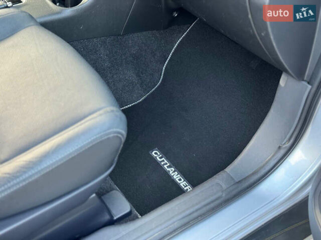 Серый Мицубиси Аутлендер, объемом двигателя 2.2 л и пробегом 188 тыс. км за 13500 $, фото 37 на Automoto.ua