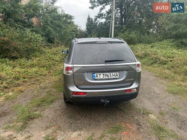 Сірий Міцубісі Аутлендер, об'ємом двигуна 2 л та пробігом 254 тис. км за 14500 $, фото 6 на Automoto.ua