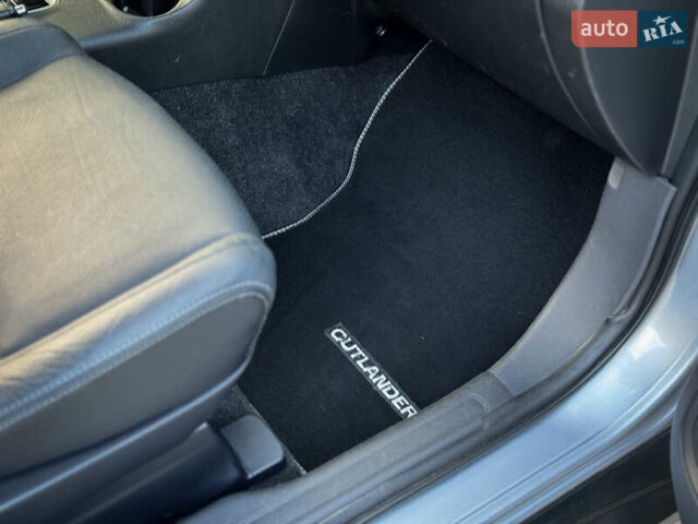 Серый Мицубиси Аутлендер, объемом двигателя 2.2 л и пробегом 189 тыс. км за 12800 $, фото 41 на Automoto.ua