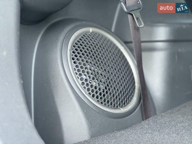 Серый Мицубиси Аутлендер, объемом двигателя 2.2 л и пробегом 188 тыс. км за 13500 $, фото 49 на Automoto.ua