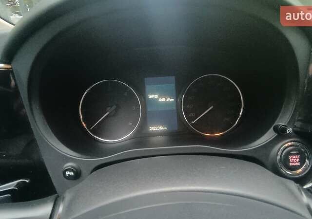 Серый Мицубиси Аутлендер, объемом двигателя 2.27 л и пробегом 232 тыс. км за 12500 $, фото 10 на Automoto.ua