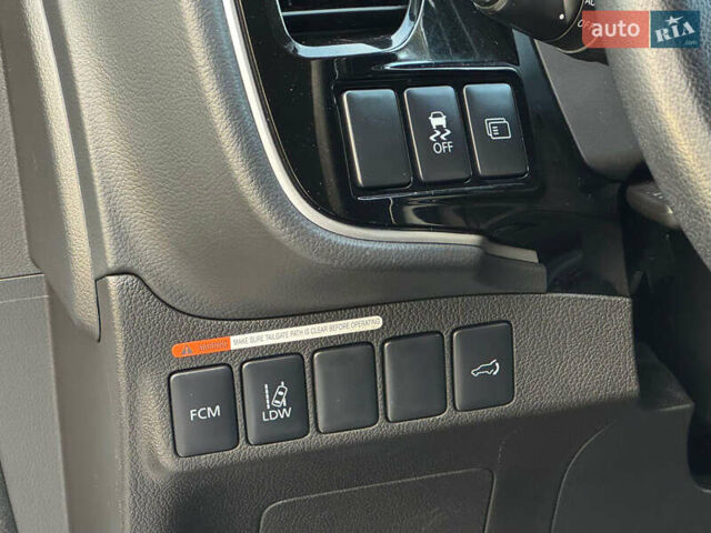 Серый Мицубиси Аутлендер, объемом двигателя 2.2 л и пробегом 188 тыс. км за 13500 $, фото 55 на Automoto.ua