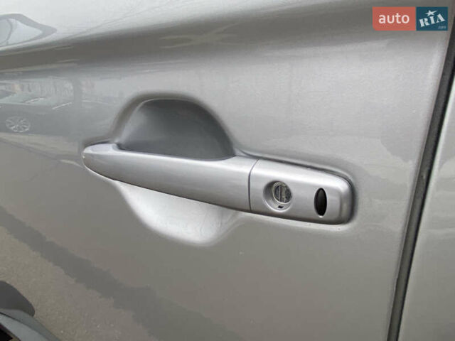 Сірий Міцубісі Аутлендер, об'ємом двигуна 2.4 л та пробігом 228 тис. км за 12000 $, фото 14 на Automoto.ua