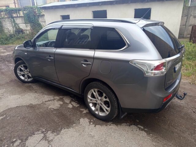 Сірий Міцубісі Аутлендер, об'ємом двигуна 2.3 л та пробігом 248 тис. км за 11550 $, фото 13 на Automoto.ua