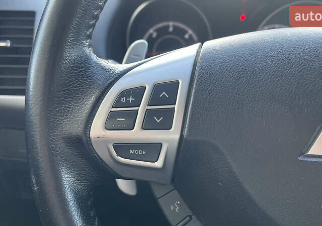 Сірий Міцубісі Аутлендер, об'ємом двигуна 2.2 л та пробігом 280 тис. км за 11100 $, фото 32 на Automoto.ua