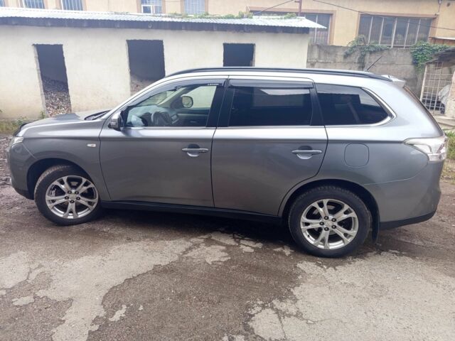 Сірий Міцубісі Аутлендер, об'ємом двигуна 2.3 л та пробігом 248 тис. км за 11550 $, фото 14 на Automoto.ua