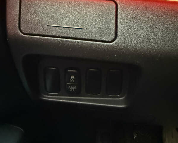 Сірий Міцубісі Аутлендер, об'ємом двигуна 2.27 л та пробігом 310 тис. км за 13000 $, фото 13 на Automoto.ua