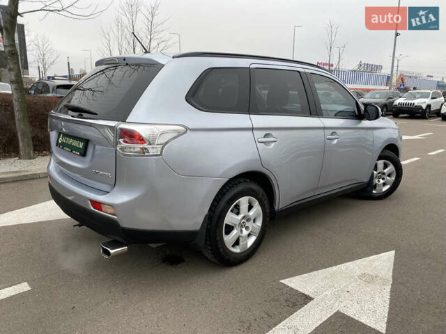 Сірий Міцубісі Аутлендер, об'ємом двигуна 2.4 л та пробігом 228 тис. км за 12000 $, фото 7 на Automoto.ua