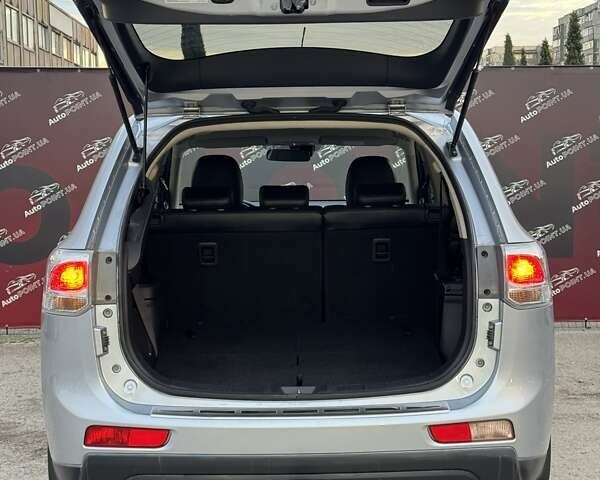 Серый Мицубиси Аутлендер, объемом двигателя 2.2 л и пробегом 190 тыс. км за 14950 $, фото 13 на Automoto.ua