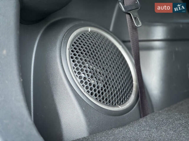 Серый Мицубиси Аутлендер, объемом двигателя 2.2 л и пробегом 189 тыс. км за 12800 $, фото 60 на Automoto.ua