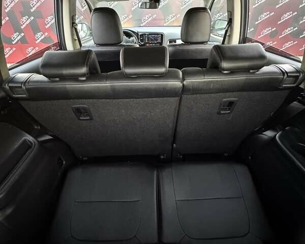 Серый Мицубиси Аутлендер, объемом двигателя 2.2 л и пробегом 190 тыс. км за 14950 $, фото 17 на Automoto.ua