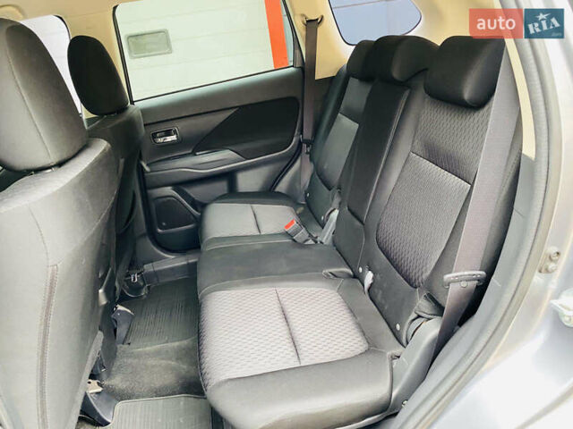 Сірий Міцубісі Аутлендер, об'ємом двигуна 2.36 л та пробігом 135 тис. км за 11500 $, фото 17 на Automoto.ua