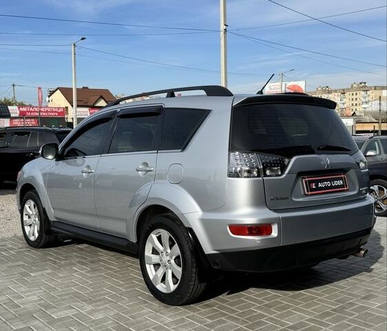 Серый Мицубиси Аутлендер, объемом двигателя 2.4 л и пробегом 239 тыс. км за 11700 $, фото 6 на Automoto.ua