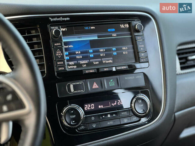 Серый Мицубиси Аутлендер, объемом двигателя 2.2 л и пробегом 188 тыс. км за 13500 $, фото 24 на Automoto.ua