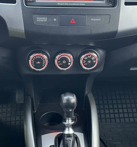 Сірий Міцубісі Аутлендер, об'ємом двигуна 2.2 л та пробігом 280 тис. км за 11100 $, фото 21 на Automoto.ua