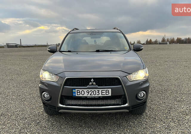 Сірий Міцубісі Аутлендер, об'ємом двигуна 2.2 л та пробігом 280 тис. км за 11100 $, фото 2 на Automoto.ua