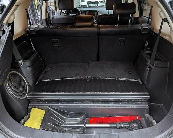 Серый Мицубиси Аутлендер, объемом двигателя 2.27 л и пробегом 232 тыс. км за 12500 $, фото 32 на Automoto.ua