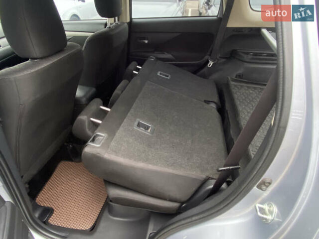 Сірий Міцубісі Аутлендер, об'ємом двигуна 2.4 л та пробігом 228 тис. км за 12000 $, фото 27 на Automoto.ua