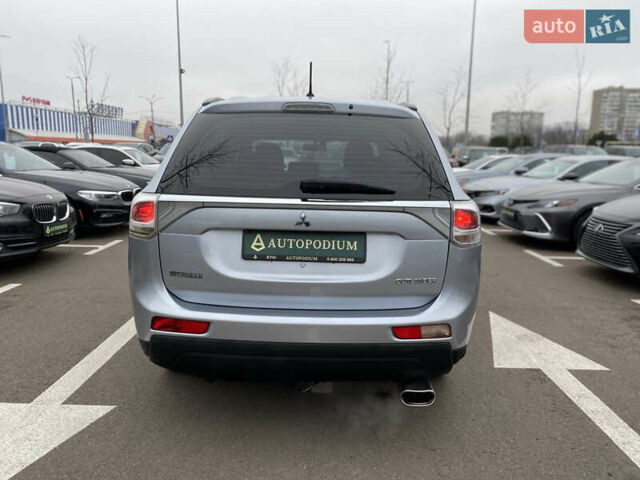 Сірий Міцубісі Аутлендер, об'ємом двигуна 2.4 л та пробігом 228 тис. км за 12000 $, фото 8 на Automoto.ua