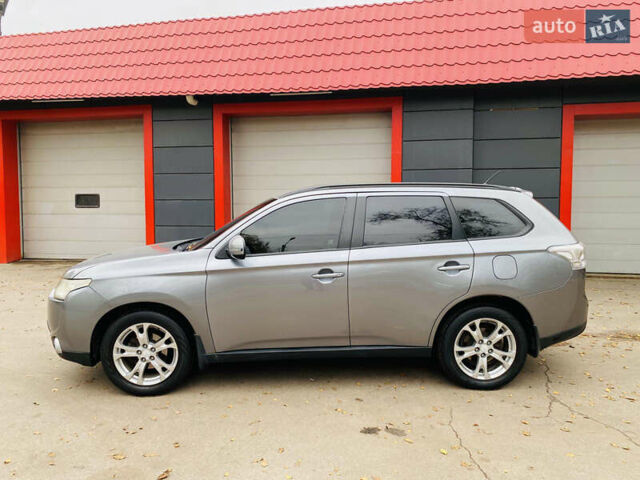 Серый Мицубиси Аутлендер, объемом двигателя 2.36 л и пробегом 131 тыс. км за 11800 $, фото 15 на Automoto.ua