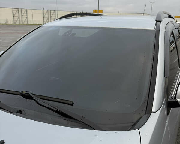 Сірий Міцубісі Аутлендер, об'ємом двигуна 2.27 л та пробігом 310 тис. км за 13000 $, фото 2 на Automoto.ua