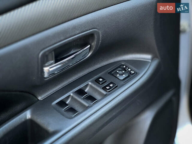 Серый Мицубиси Аутлендер, объемом двигателя 2.2 л и пробегом 189 тыс. км за 12800 $, фото 35 на Automoto.ua