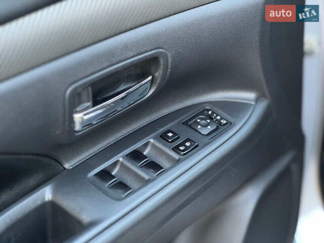 Серый Мицубиси Аутлендер, объемом двигателя 2.2 л и пробегом 188 тыс. км за 13500 $, фото 30 на Automoto.ua