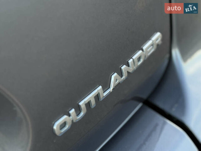 Серый Мицубиси Аутлендер, объемом двигателя 2.2 л и пробегом 171 тыс. км за 12700 $, фото 28 на Automoto.ua
