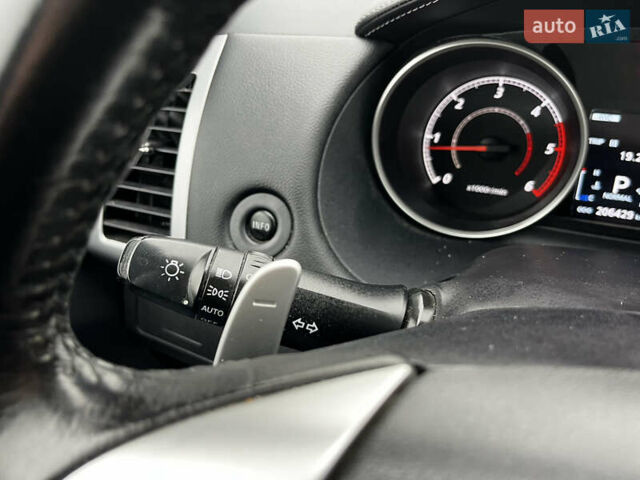 Серый Мицубиси Аутлендер, объемом двигателя 2.2 л и пробегом 206 тыс. км за 11999 $, фото 24 на Automoto.ua