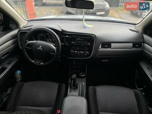 Мицубиси Аутлендер 2012 в Днепре (Днепропетровске) на Automoto.ua Серый Мицубиси Аутлендер, объемом двигателя 2 л и пробегом 216 тыс. км за 11700 $, фото 15 на Automoto.ua
